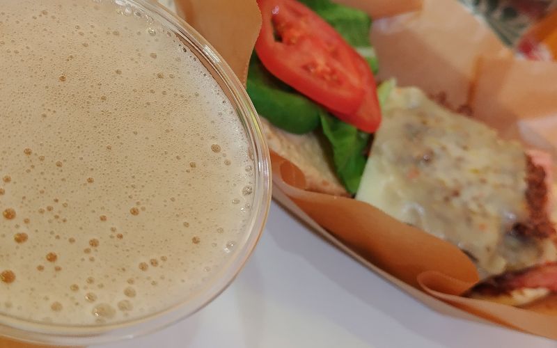 阪急うめだ本店「ハワイフェア2026」クアロアのハンバーガーとビール