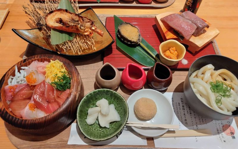 ゑびや大食堂の「たべづくし御膳」