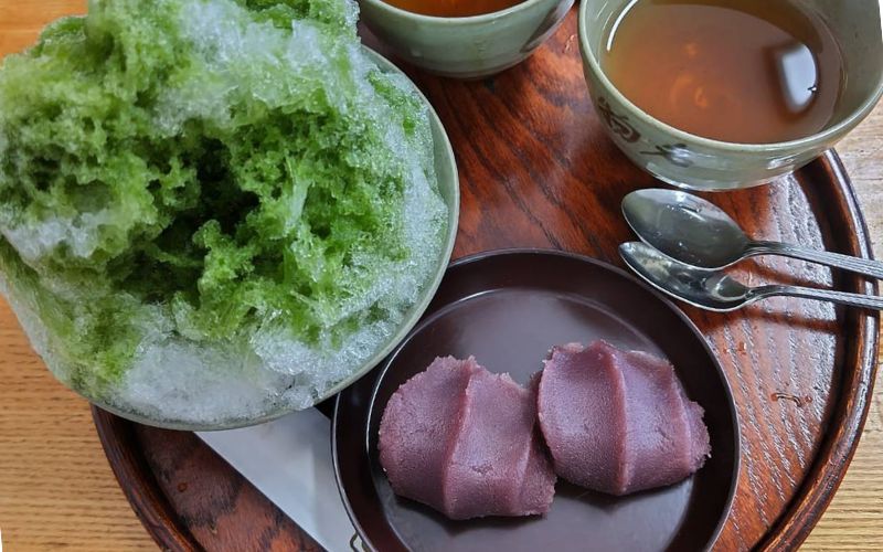 赤福二見浦店の赤福と夏季限定の赤福氷