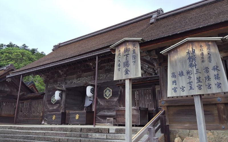 出雲大社の八足門