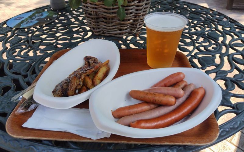 布引ハーブ園・デッキテラスのランチ「ビール・ビーフ・ウインナー」