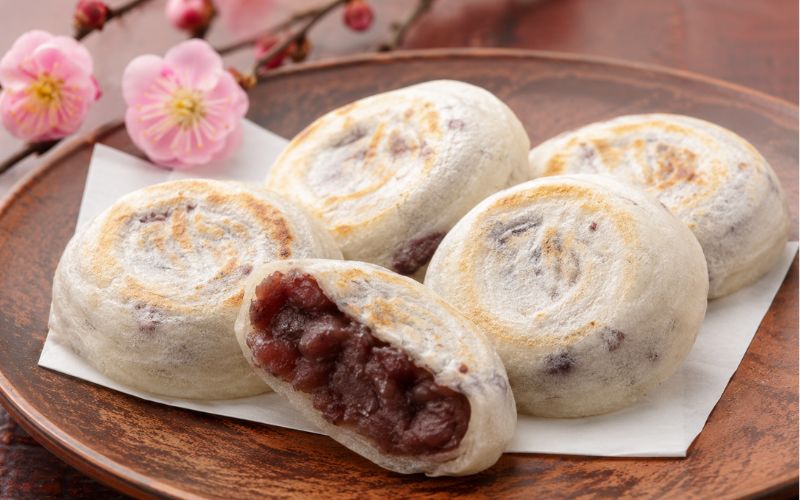 あんこが入った梅ヶ枝餅のイメージ