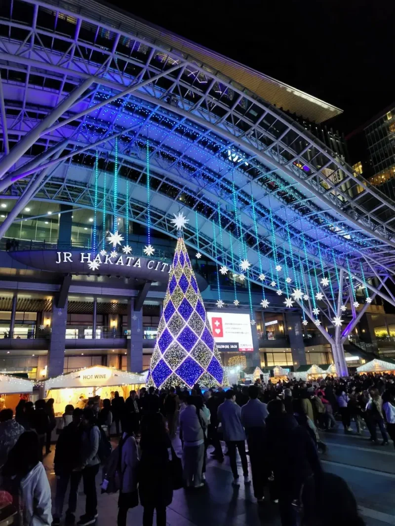 博多駅夜のライトアップ(クリスマス仕様)