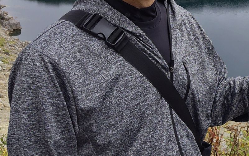 9月下旬に室堂を散策した男性の服装